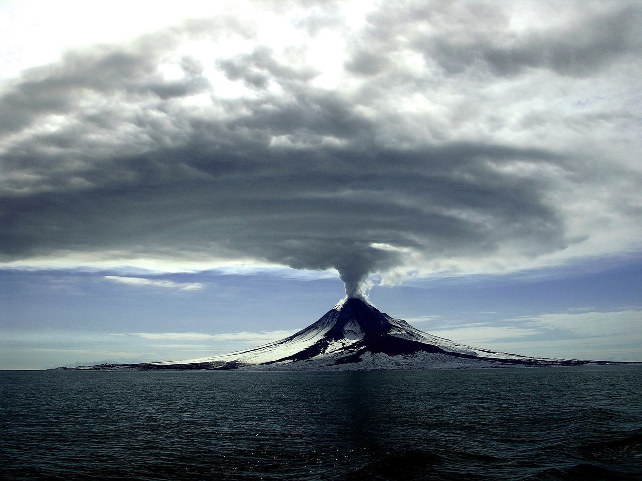 volcano erupting landscape scenic free photo
