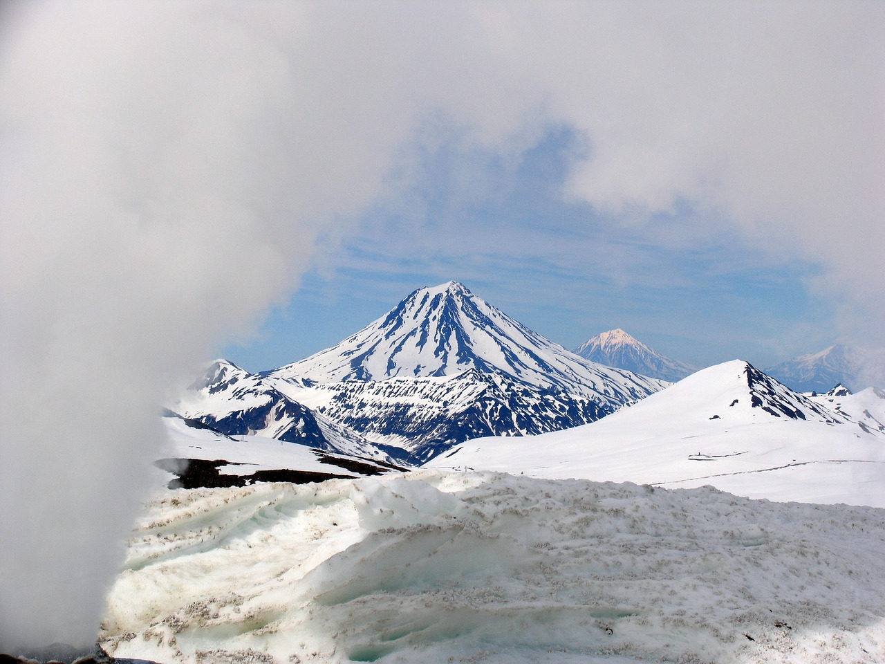 volcanoes mountains well free photo