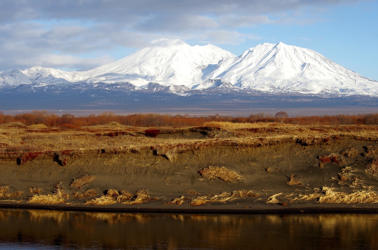 volcanoes snowy mountains vertices free photo