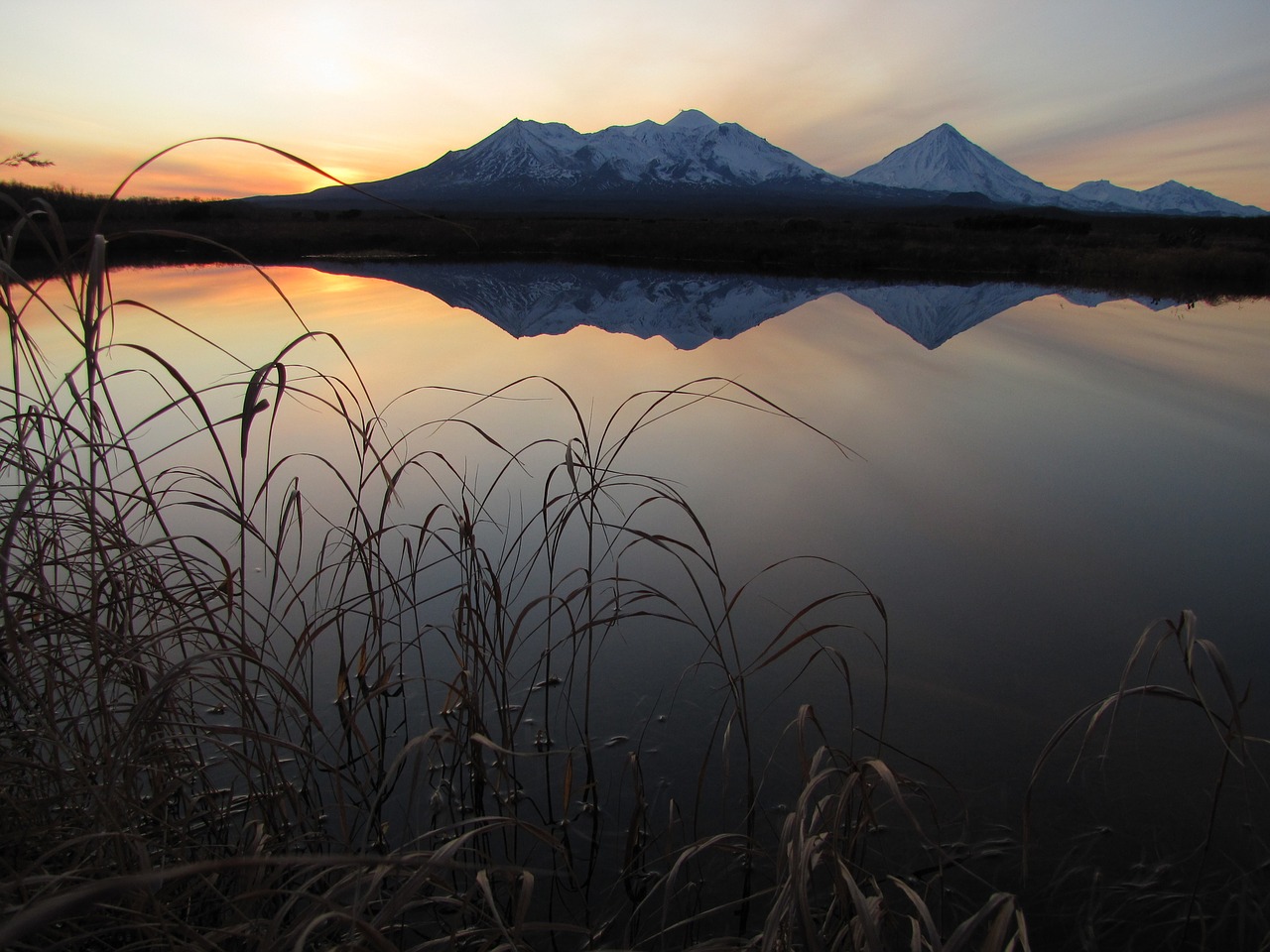 volcanoes snowy mountains vertices free photo