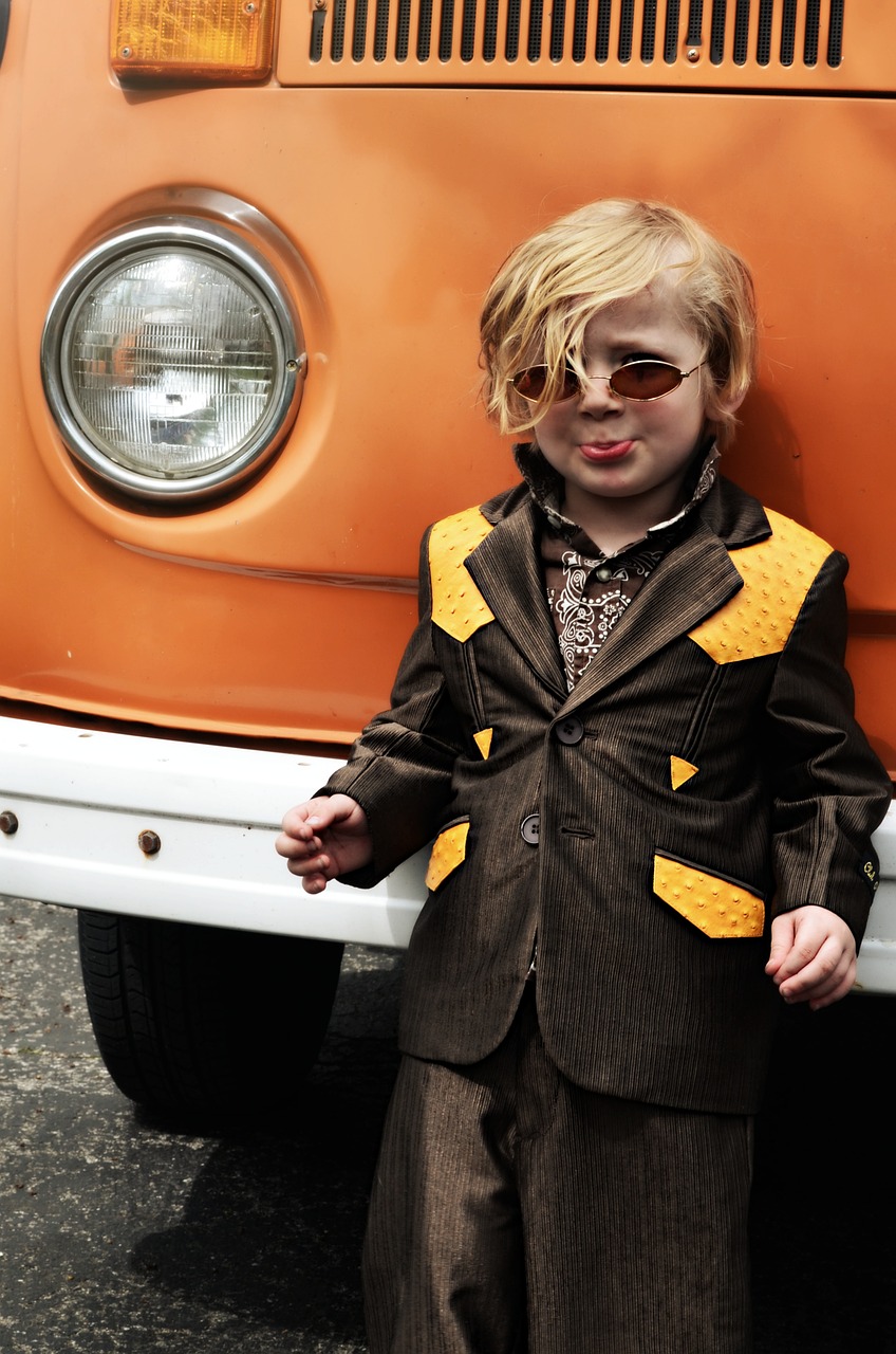 volkswagen bus kid cute free photo