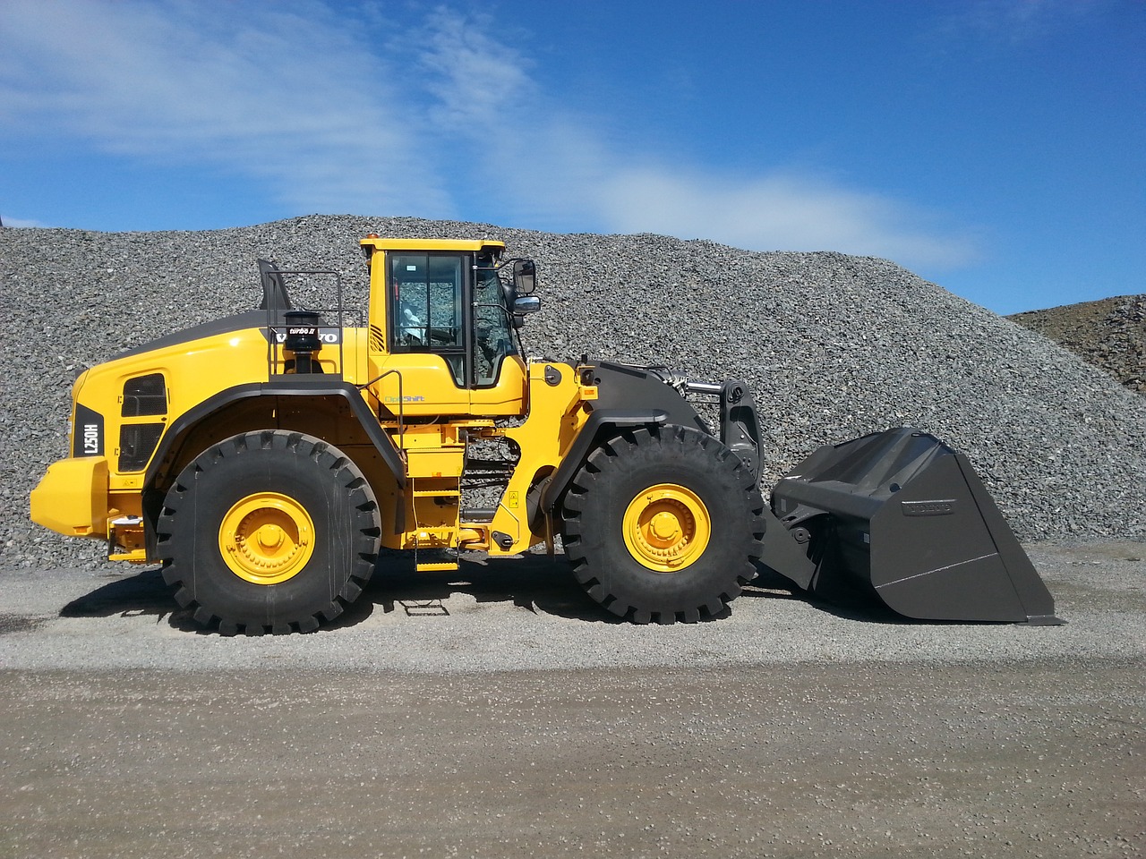 volvo wheel loaders machine free photo