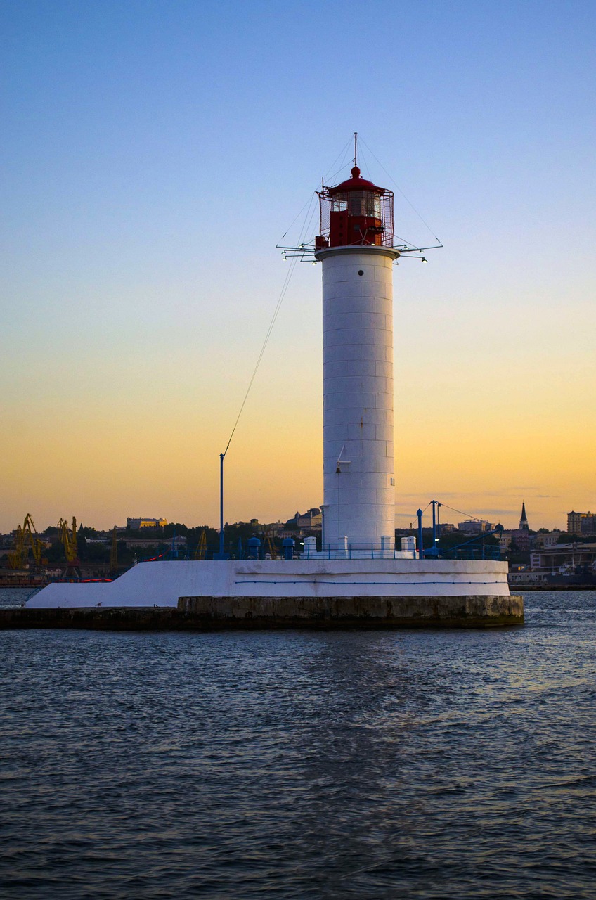 vorontsov lighthouse lighthouse bay free photo