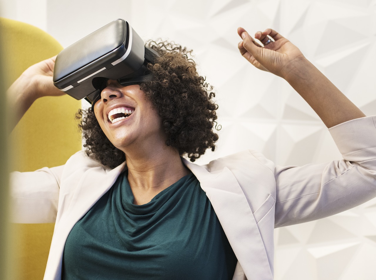 vr  black  businesswoman free photo