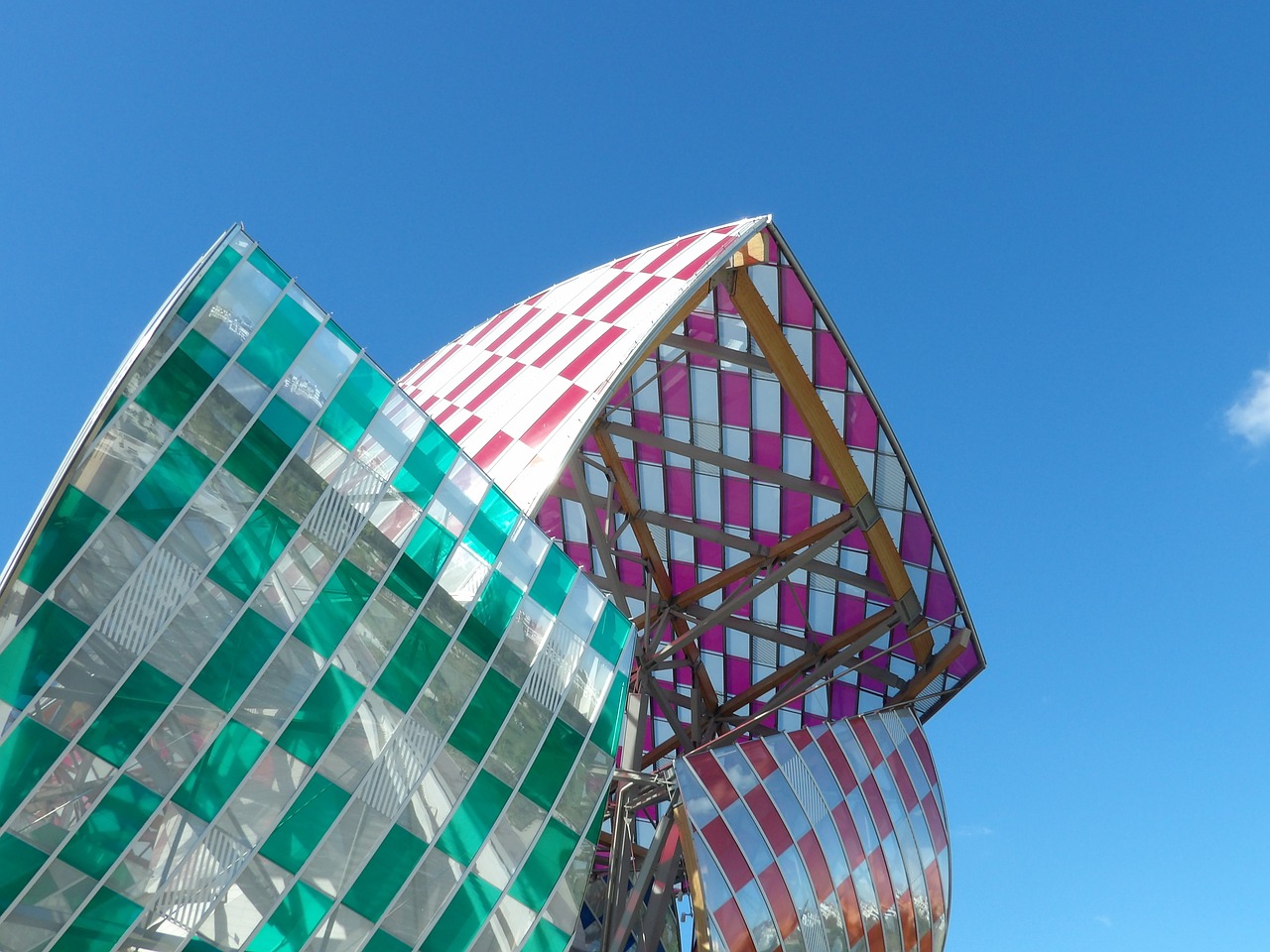 vuitton foundation paris france free photo