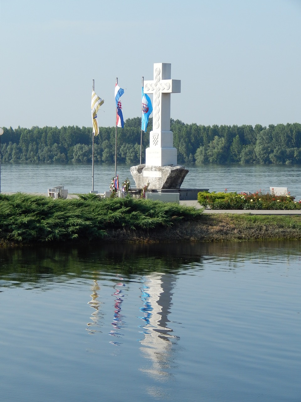 vukovar  white cross  croatia free photo