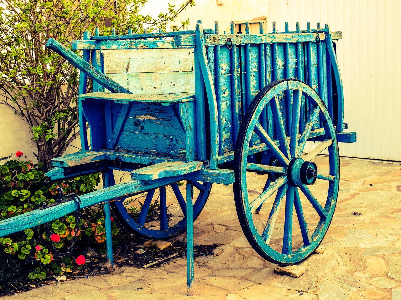 wagon blue wheel free photo