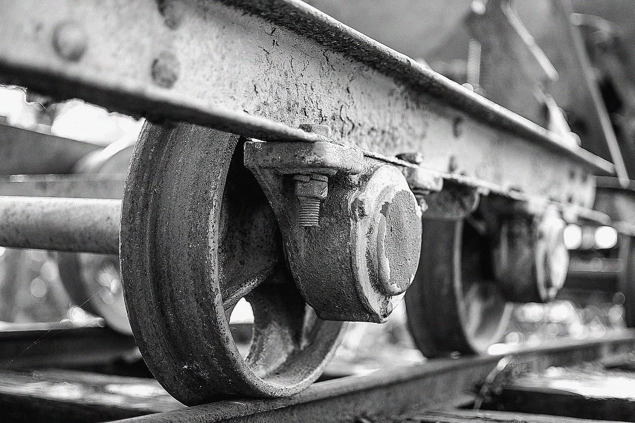 wagon rail wheel free photo