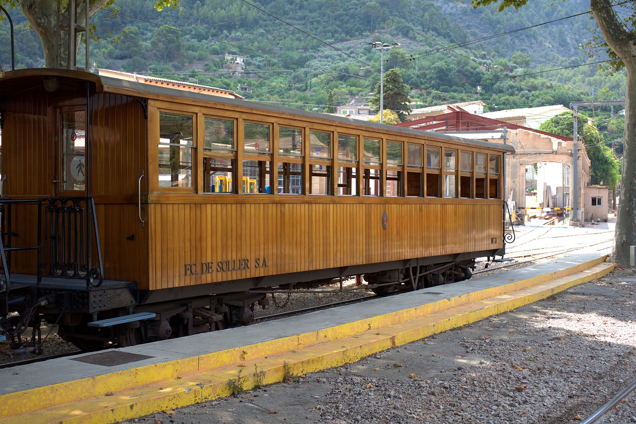 wagon  train  tram free photo