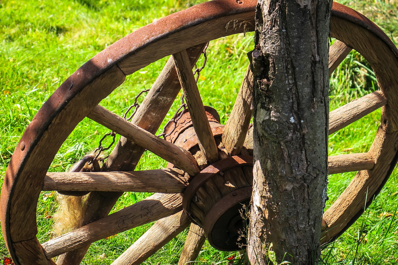 wagon wheel wheel wooden wheel free photo