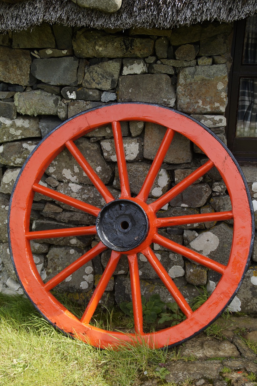 wagon wheel  carriage wheel  wheel free photo