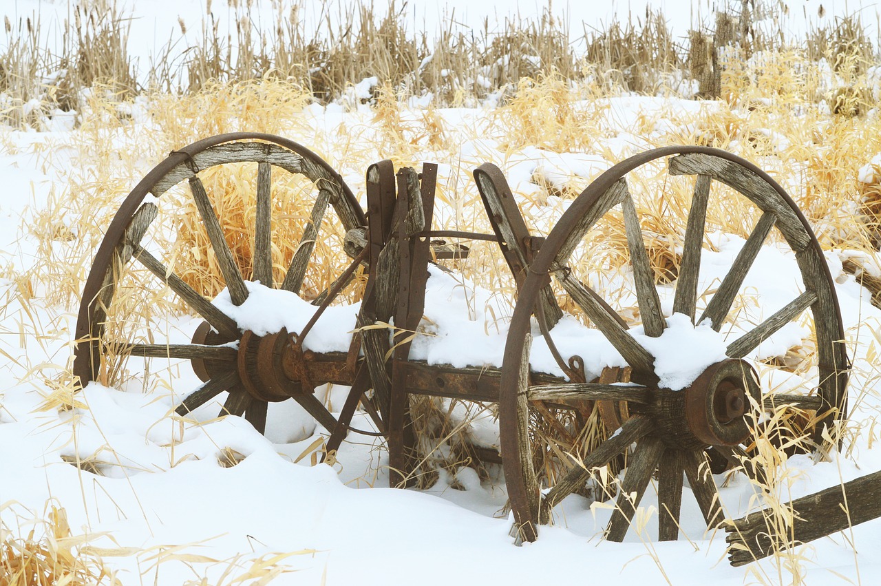 wagon wheels rustic antique free photo