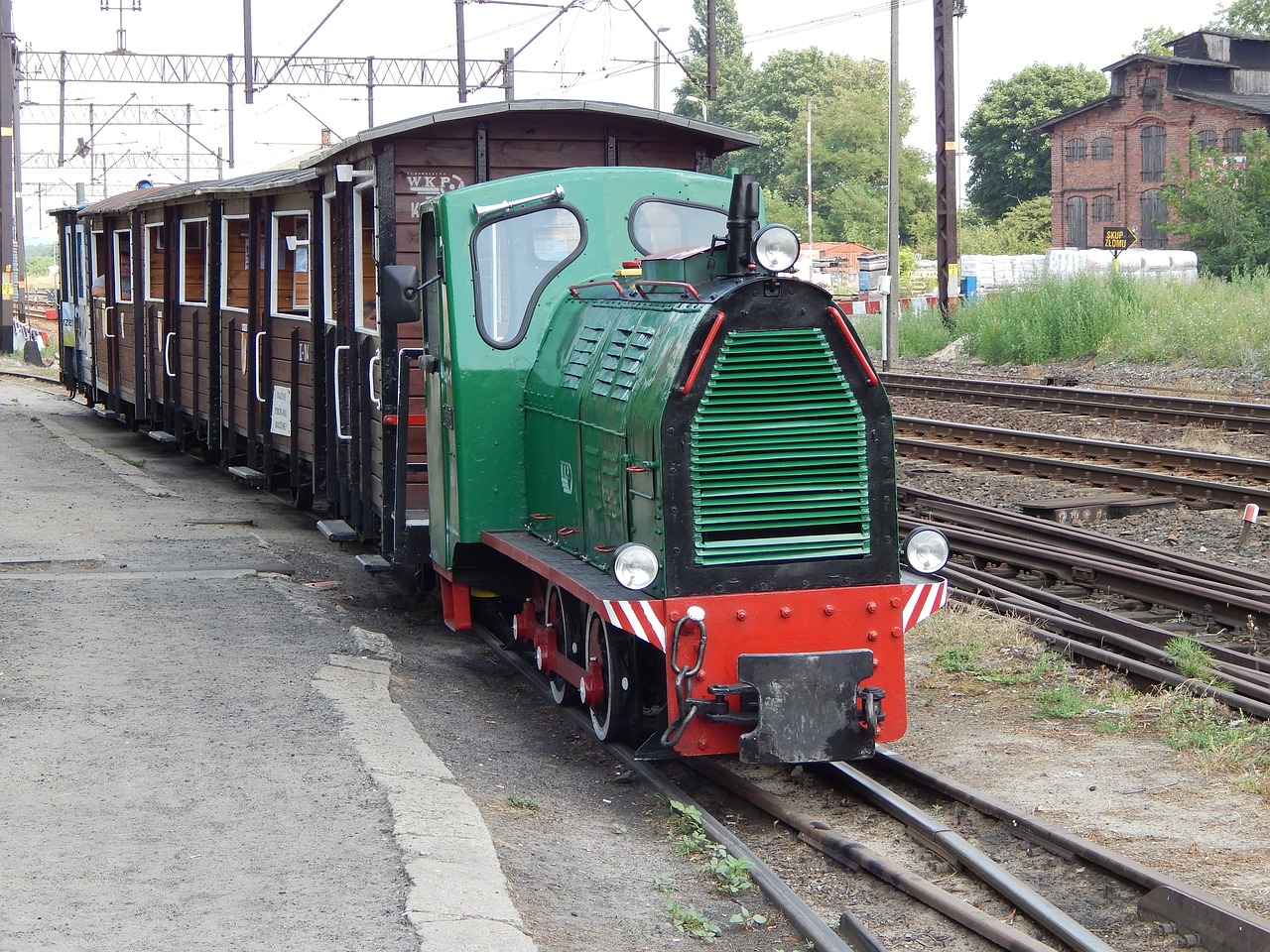 wagons narrow-gauge railway rails free photo