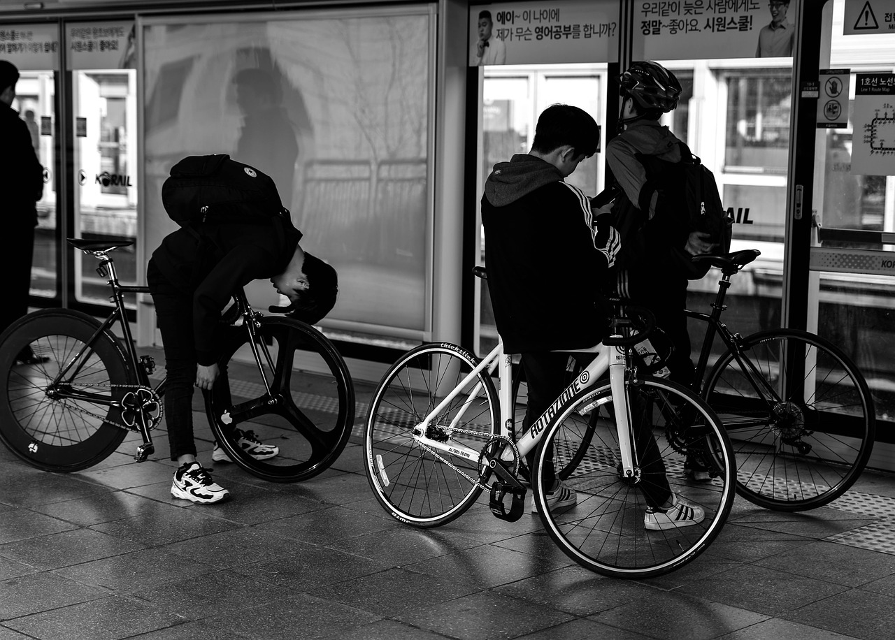 waiting travel bicycle trip free photo