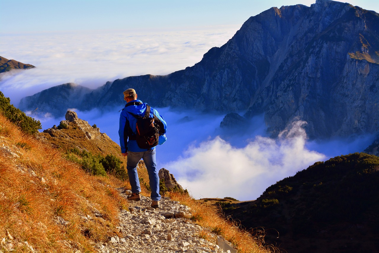 walk clouds excursion free photo