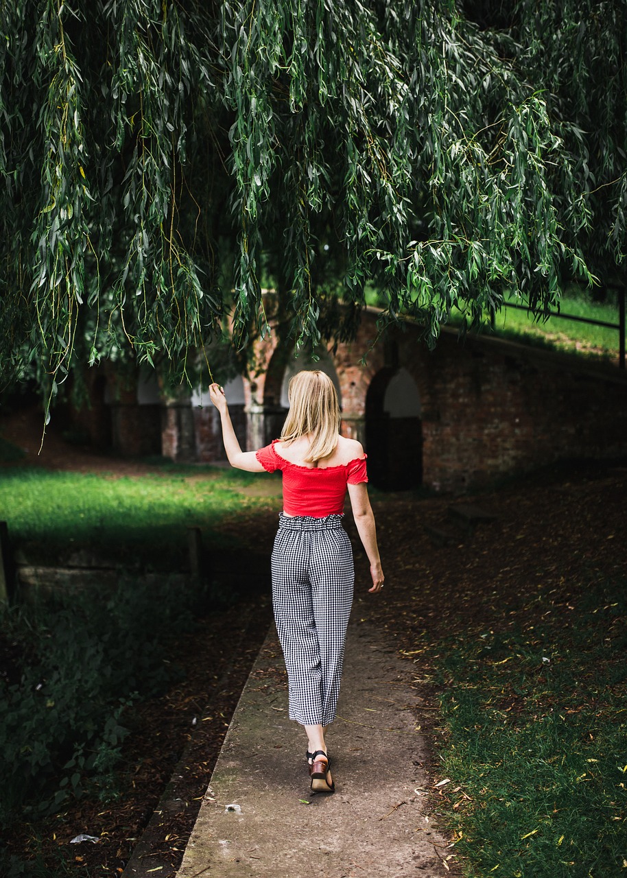 walking girl  back girl  forest free photo