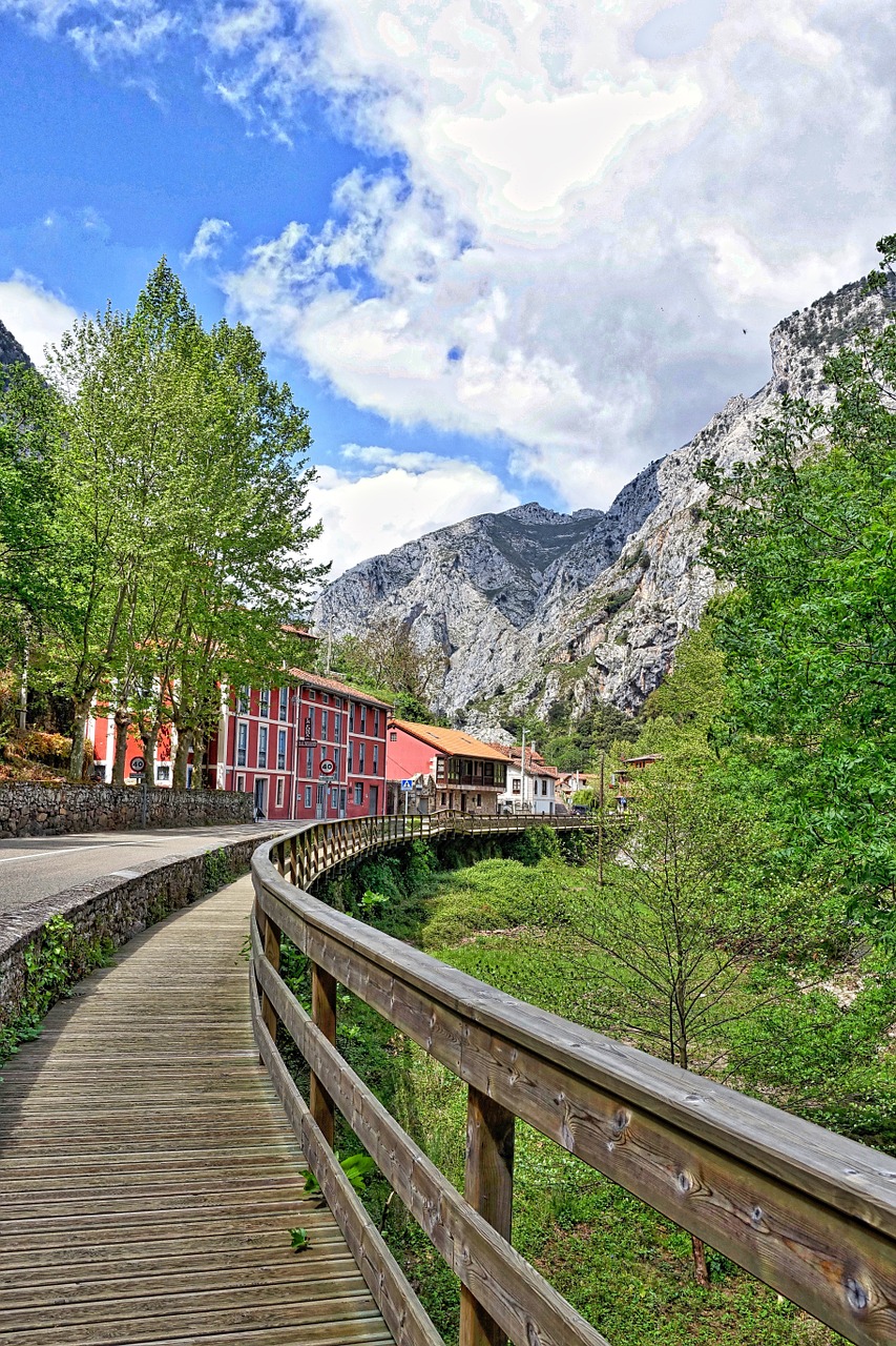 walkway wooden perspective free photo