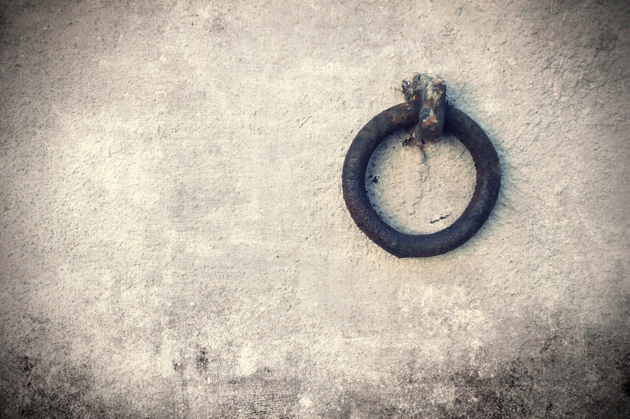 wall ring metal free photo