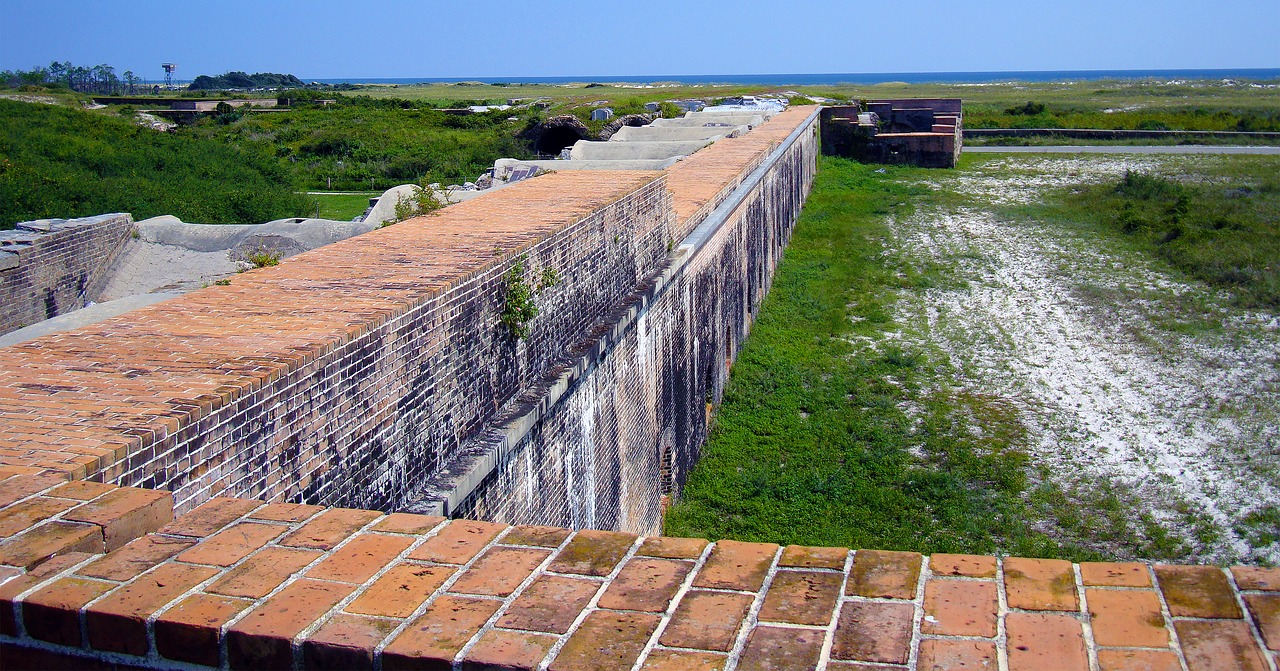 wall bricks military fort free photo