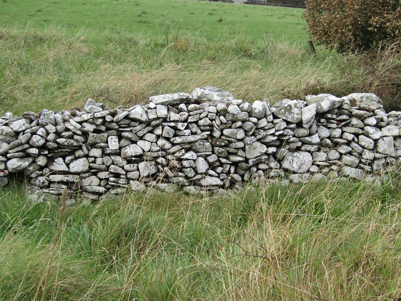 wall stones ireland free photo