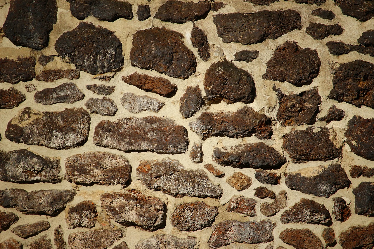 wall stone rasenerz free photo