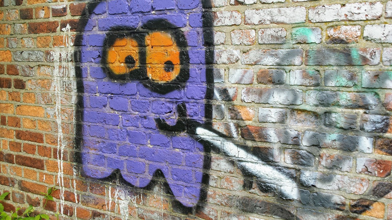 wall graffiti ghost free photo