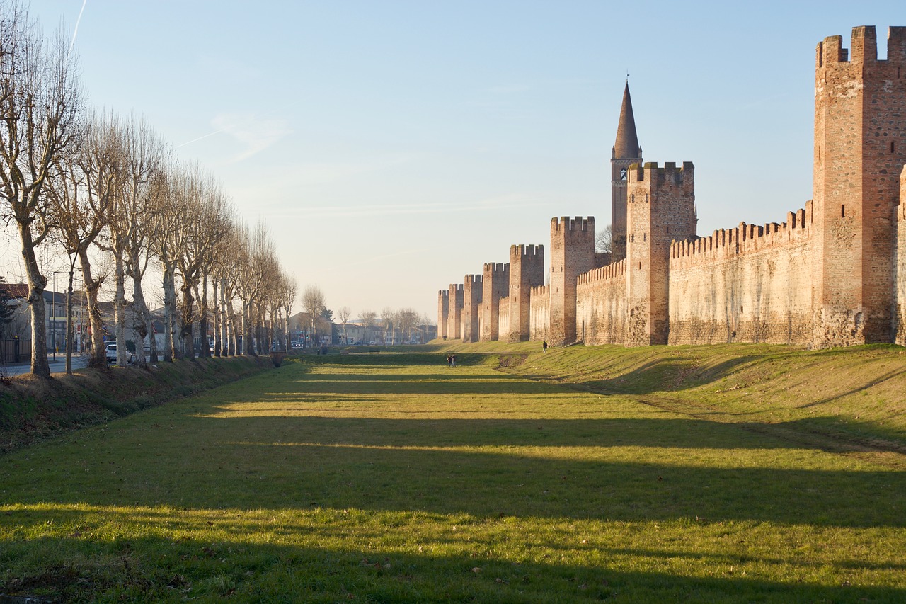 wall city wall architecture free photo