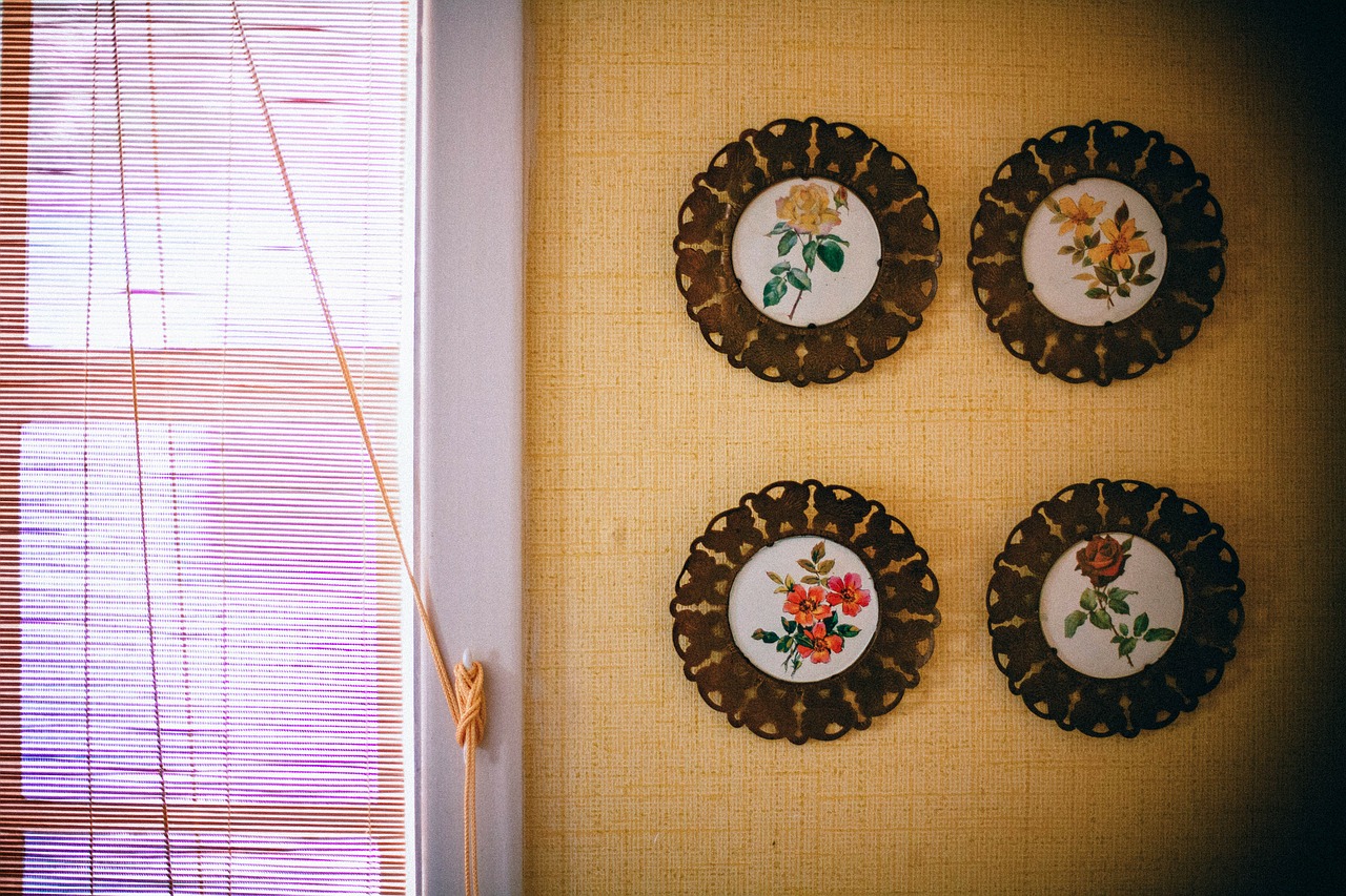 wall decoration plates free photo