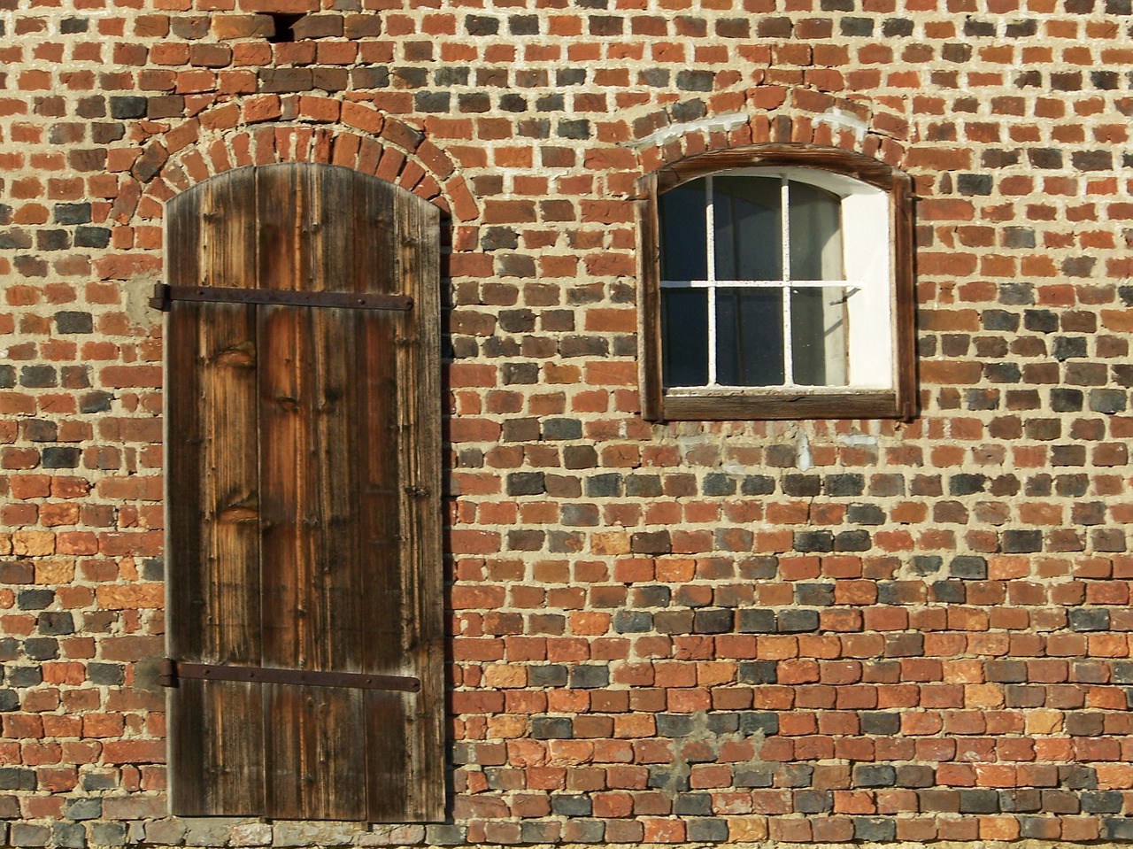 wall brick formerly free photo