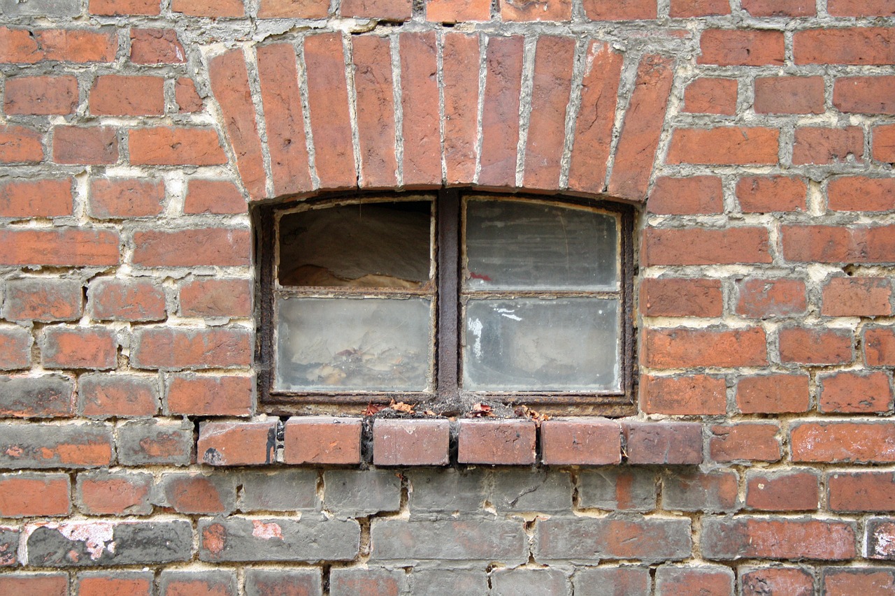 wall window clinker free photo