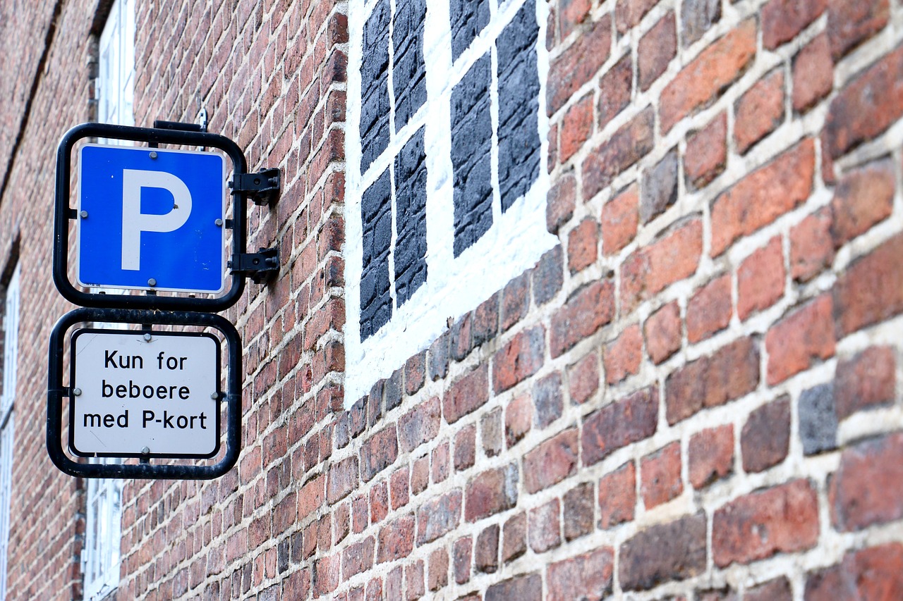 wall parking space sign free photo