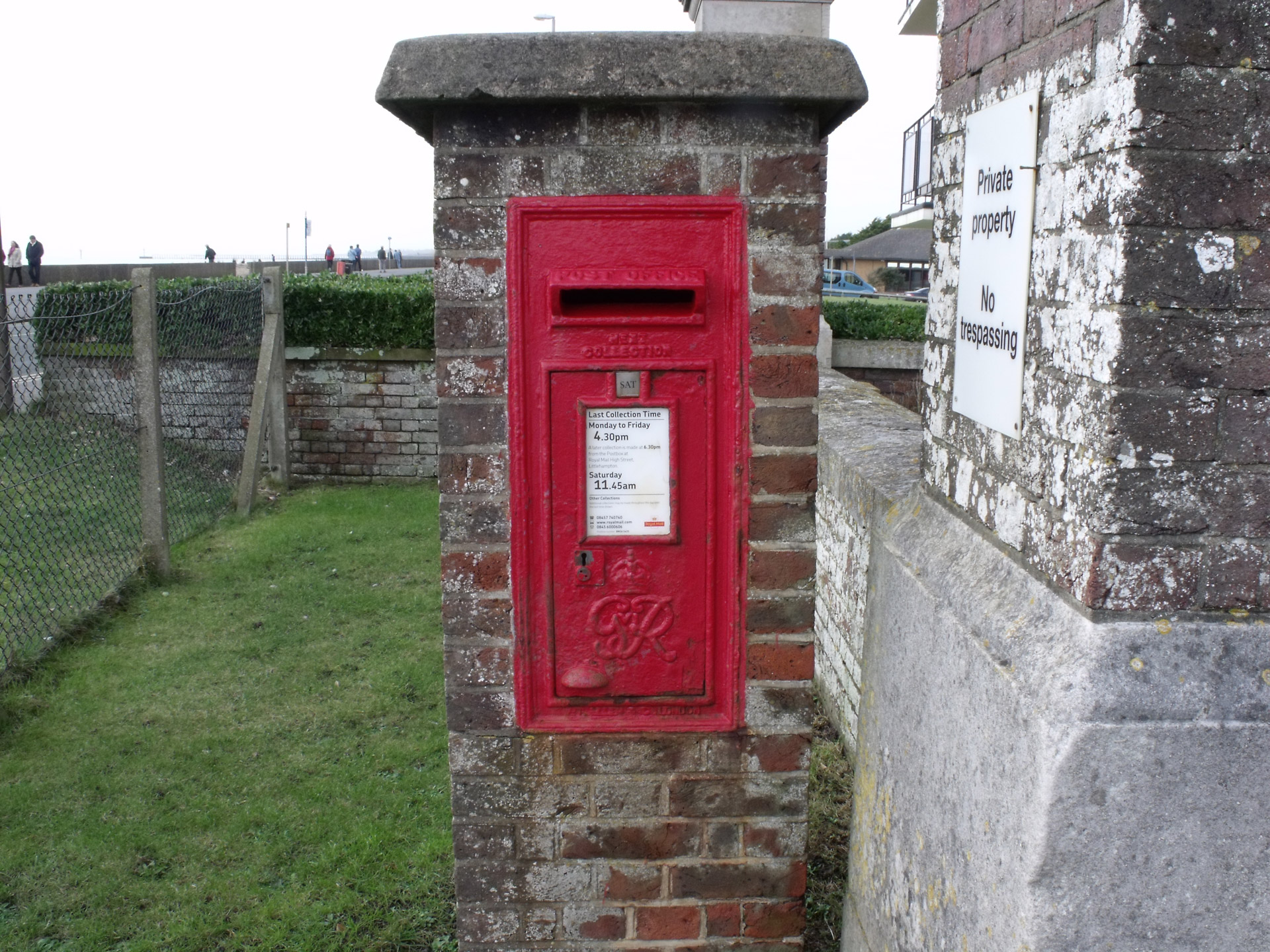 royal mail postbox pillar box free photo