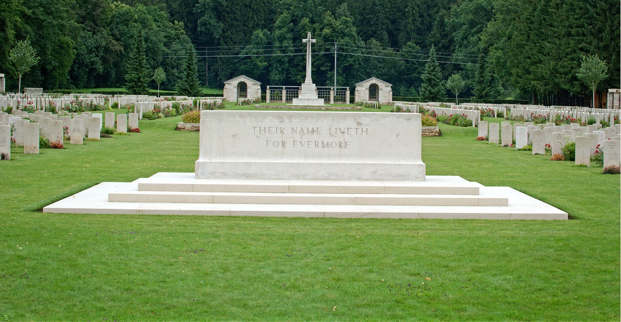 war world war memorial free photo