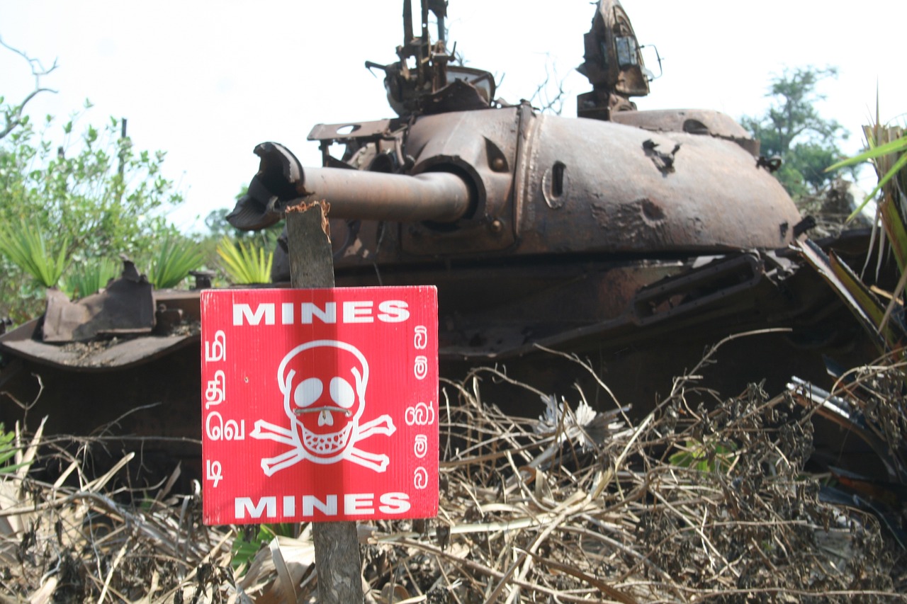 war tank mines free photo