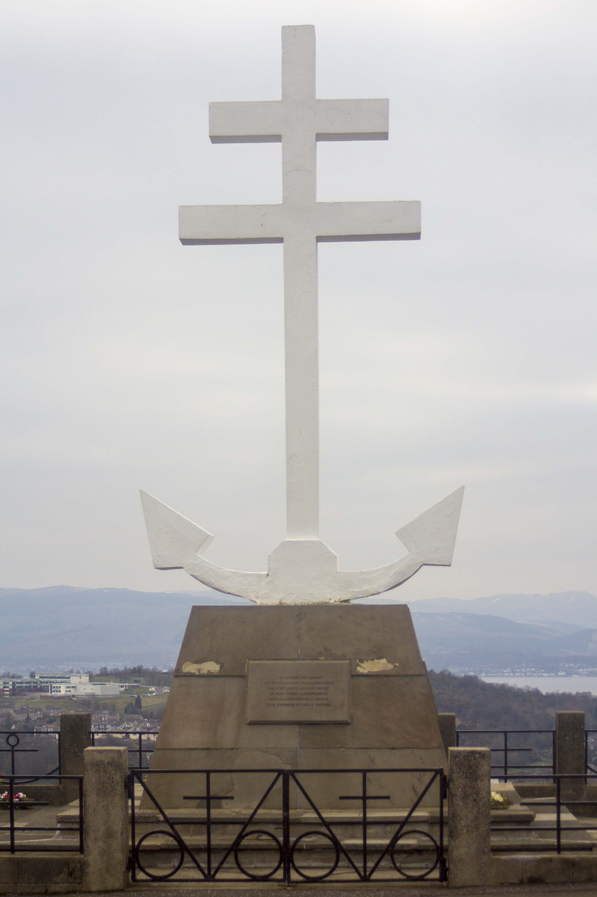war memorial monument anchor free photo