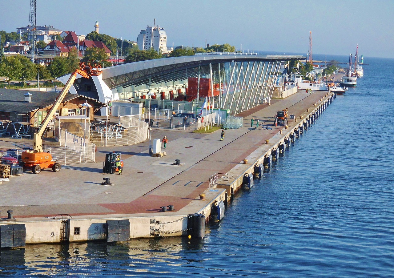 warnemünde port kreuzfahrerkai free photo