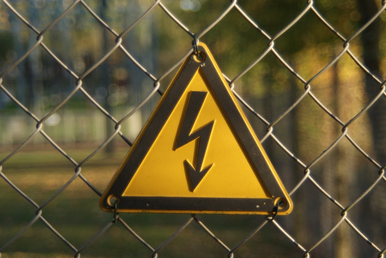 warnschild  high voltage  danger of death free photo