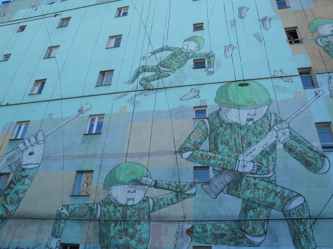 warsaw graffiti army free photo