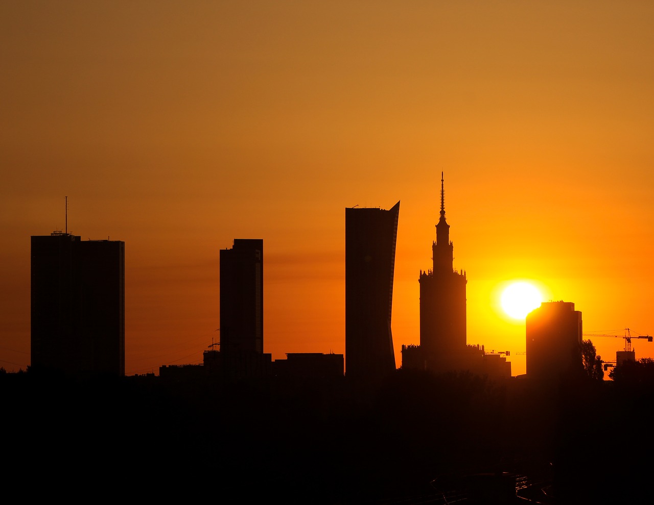 warsaw  sunrise  the sun free photo