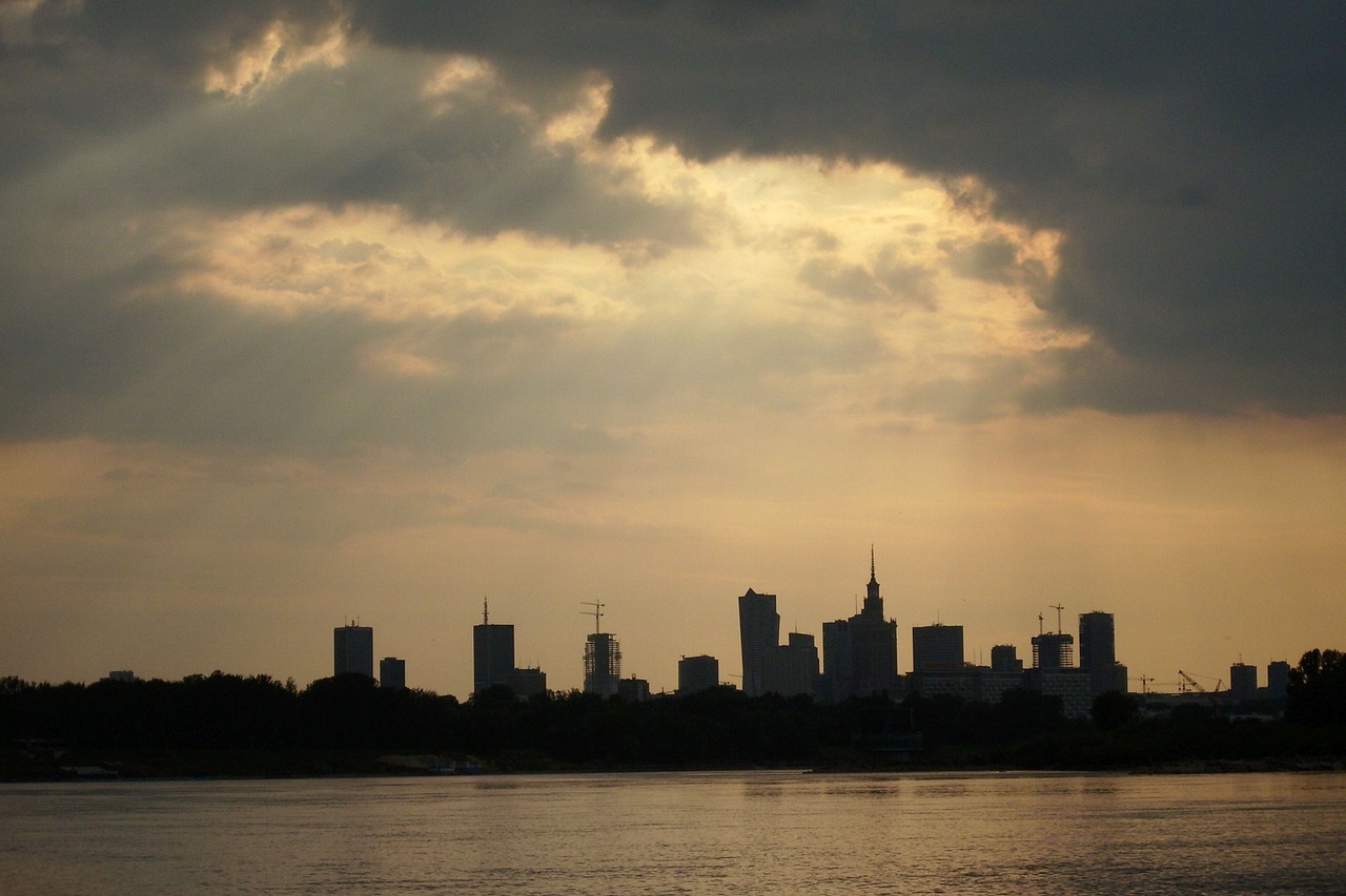 warsaw river city free photo