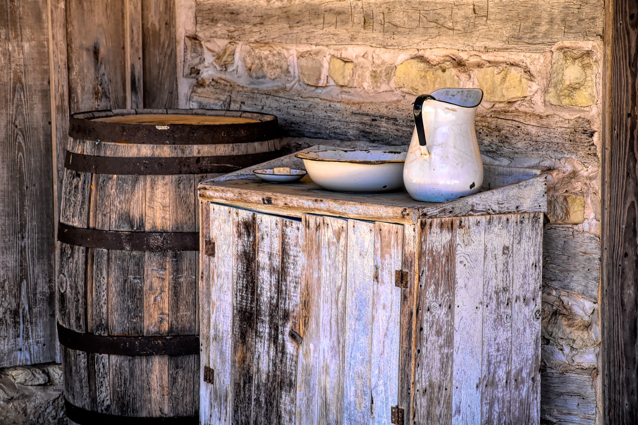 wash basin and picture  southern  vintage free photo