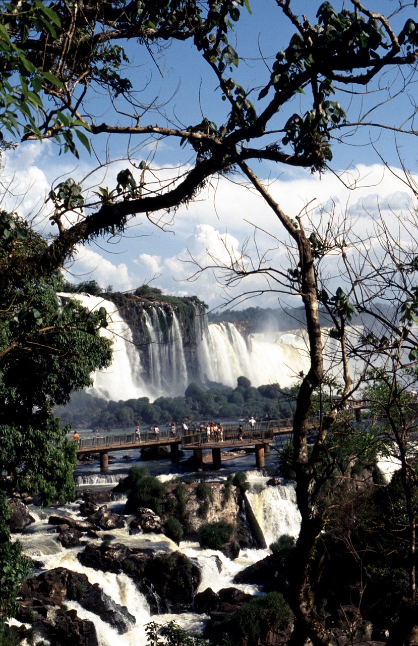 wassrfaelle brazil national park iguazú free photo