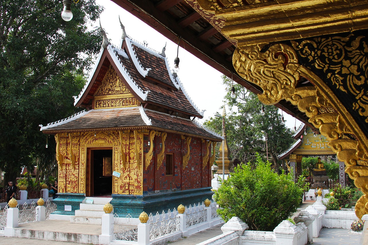 wat xieng thong golden city temple temple free photo