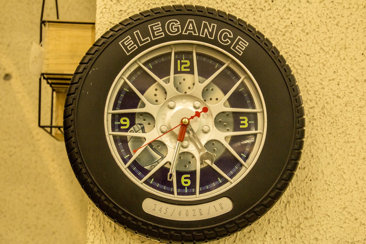 watch  clock decorative  tire clock free photo