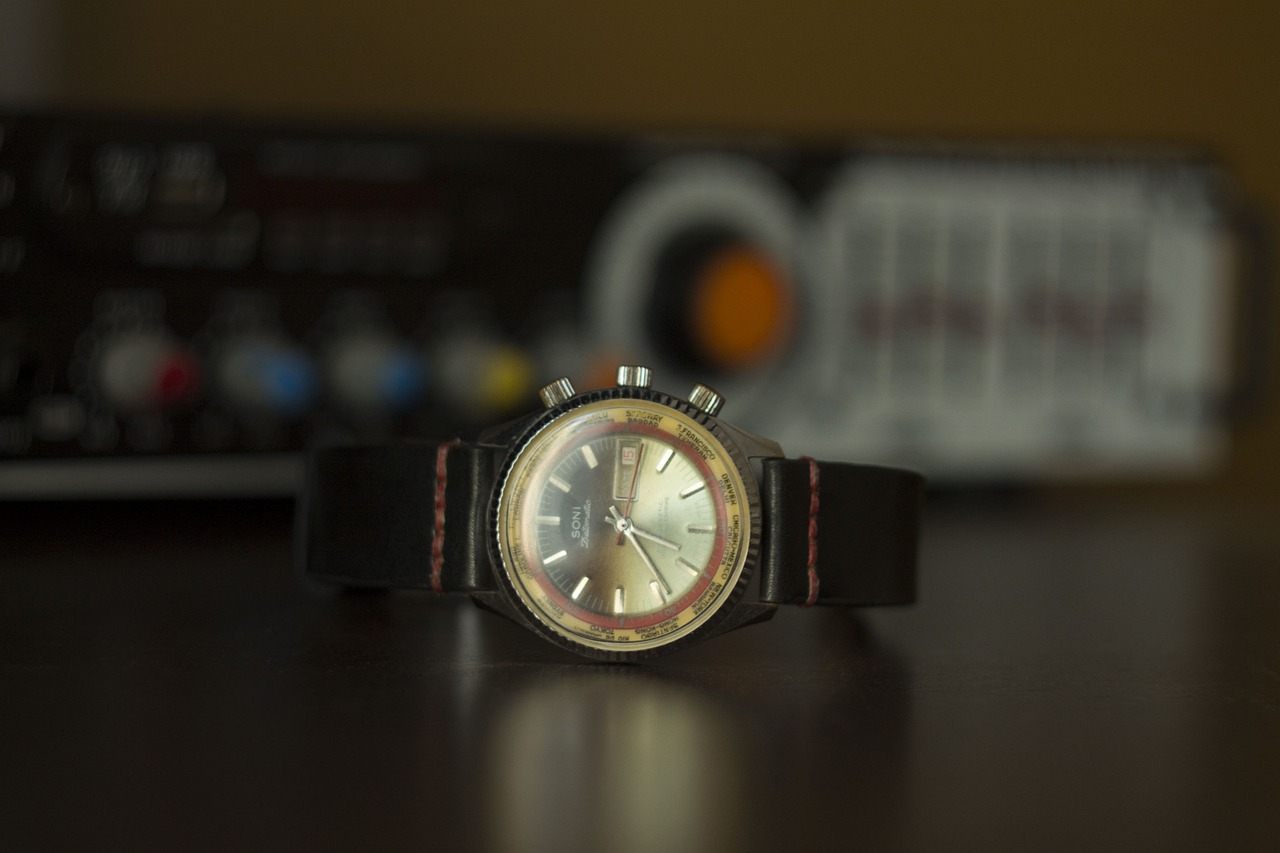 watch  wristwatch  vintage watch free photo