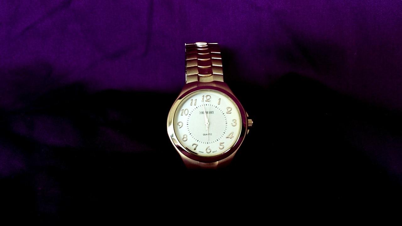 watch gold time free photo