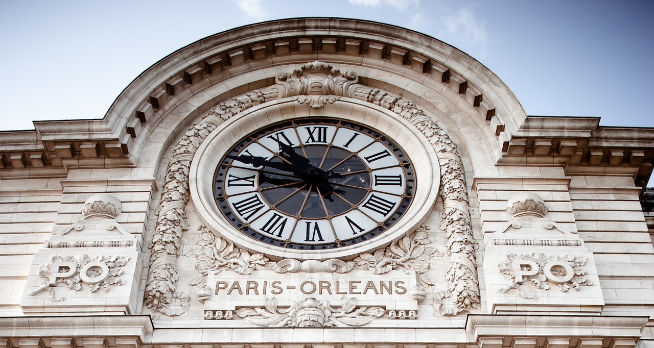 watch exterior paris free photo