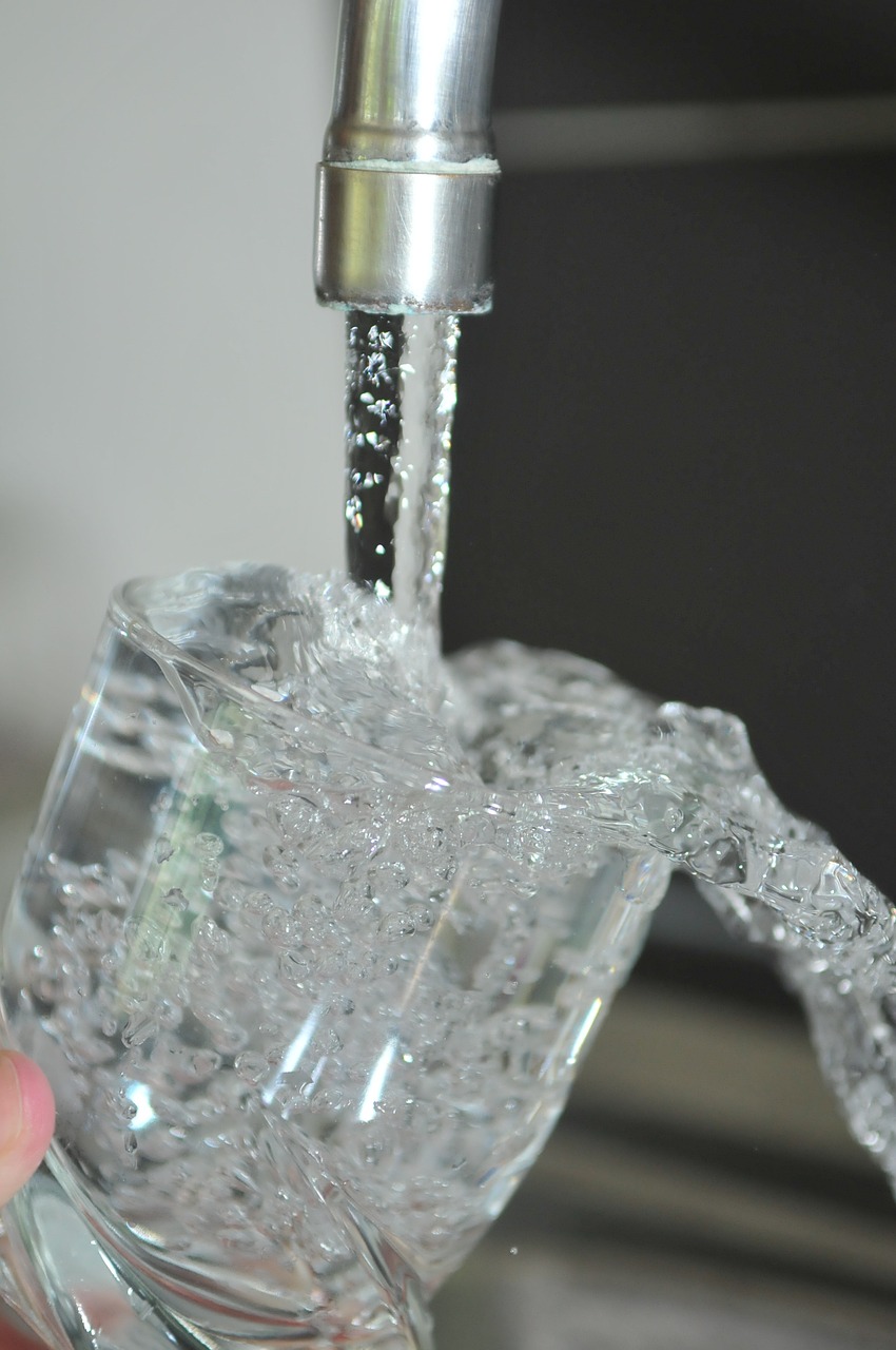 water glass faucet free photo