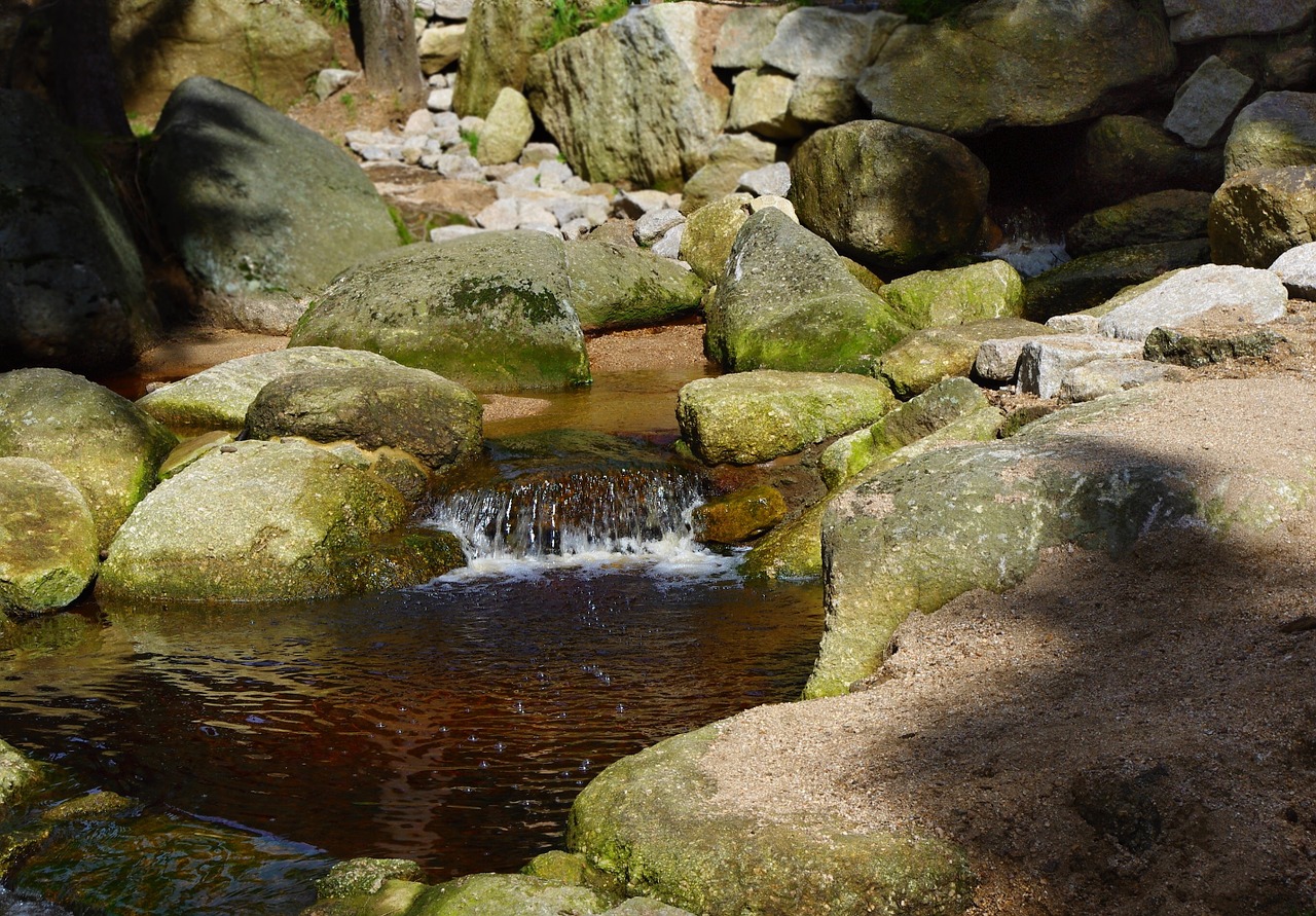 water stream rocks free photo