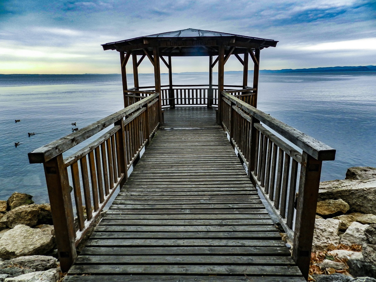 garda italy lake view free photo